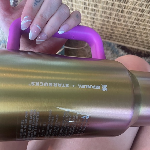 Never used new with tags Stanley Starbucks 40oz - Picture 4 of 8